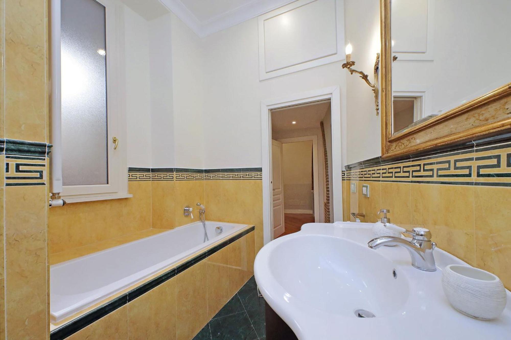 Capocci By Halldis * Roma