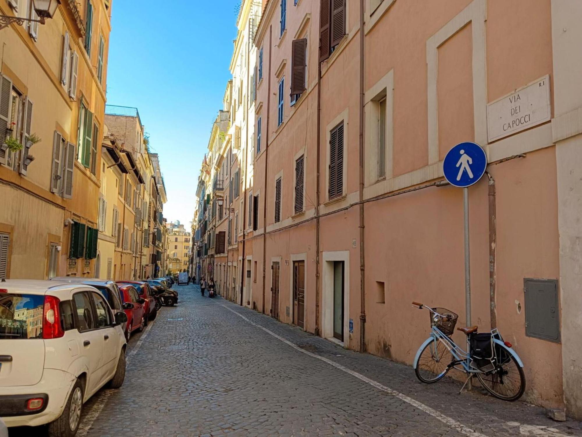 Capocci By Halldis * Roma